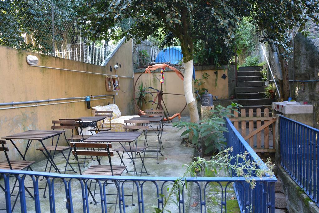 Alma Porto Hostel Bagian luar foto