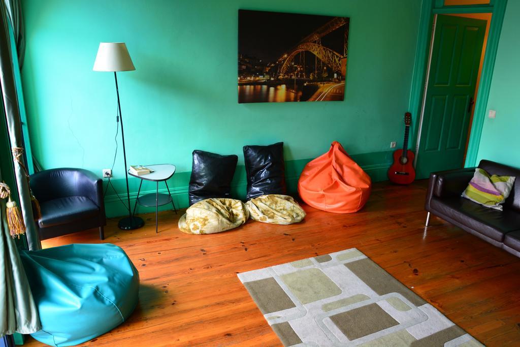 Alma Porto Hostel Bagian luar foto