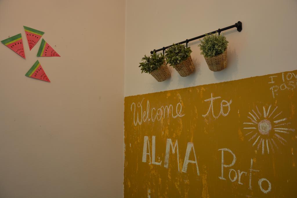 Alma Porto Hostel Bagian luar foto